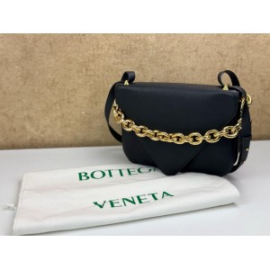 BOTTEGA VENETA 667398 MOUNT ENVELOPE SHOULDER BAG